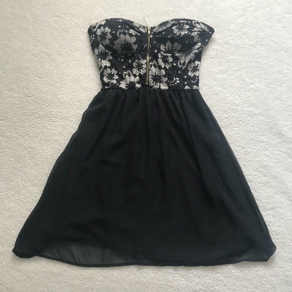 Dainty hooligan Mini black dress